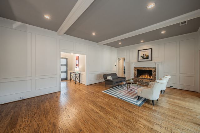 9018 Woodhurst Drive, Dallas, TX 75243