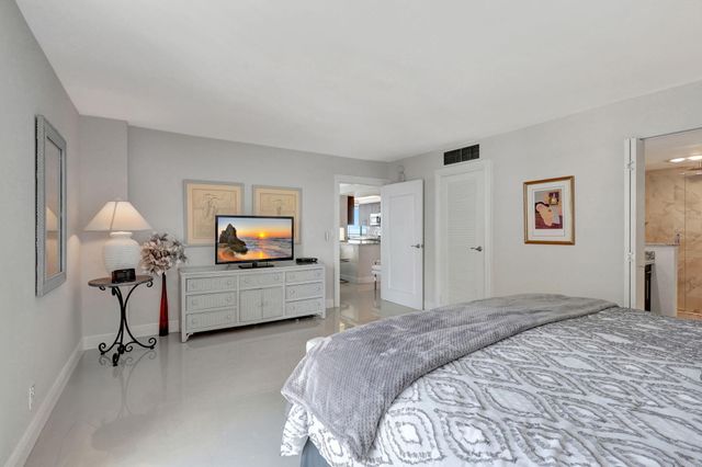5460 N Ocean Drive 7-A, Singer Island, FL 33404