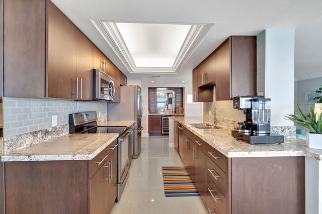 5460 N Ocean Drive 7-A, Singer Island, FL 33404