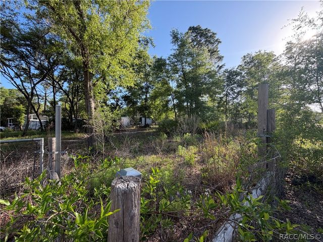 3065 N Amphibian Point, Crystal River, FL 34428