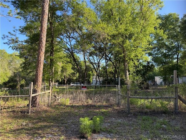 3065 N Amphibian Point, Crystal River, FL 34428