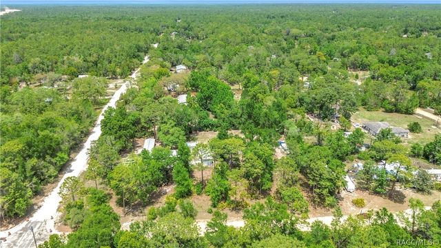 3065 N Amphibian Point, Crystal River, FL 34428