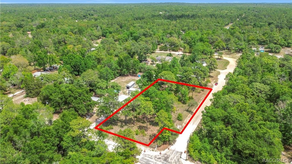 3065 N Amphibian Point, Crystal River, FL 34428