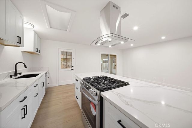 500 E Thornton, Hemet, CA 92543