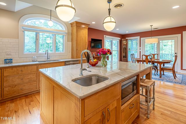 16020 Mendota Road, Abingdon, VA 24210