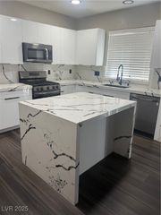 6409 Wild Chive Avenue, Las Vegas, NV 89122