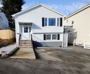 15 S Genesee 1, Revere, MA 02151