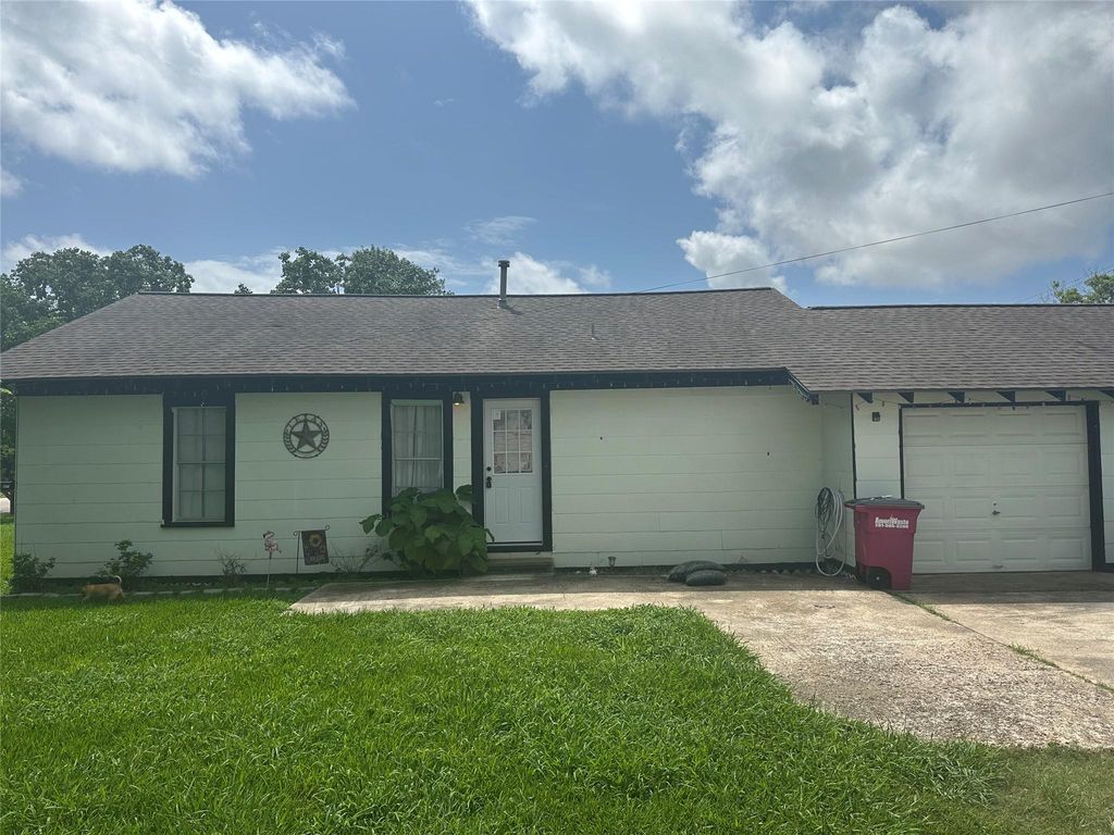 423 N Avenue A, Freeport, TX 77541