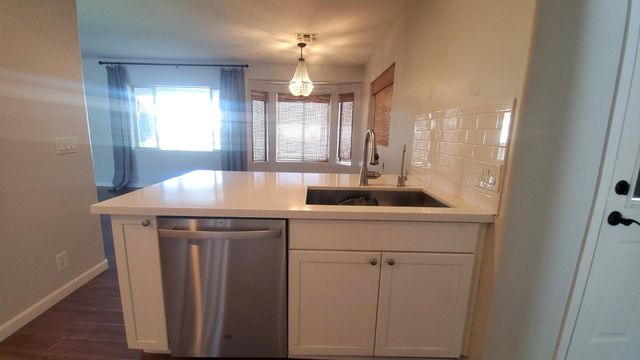 4128 N 46th Place, Phoenix, AZ 85018