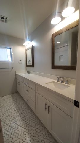 4128 N 46th Place, Phoenix, AZ 85018