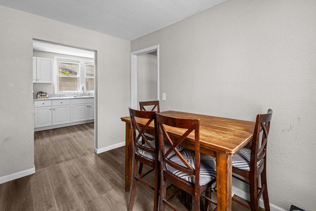 220 30th Avenue, East Moline, IL 61244