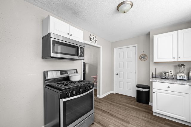 220 30th Avenue, East Moline, IL 61244
