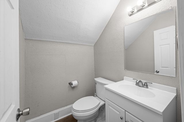 220 30th Avenue, East Moline, IL 61244