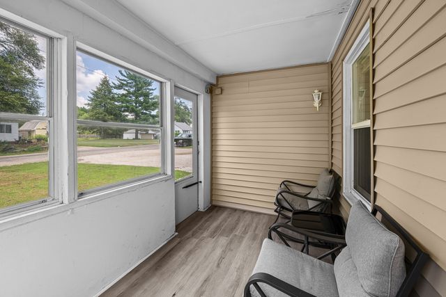 220 30th Avenue, East Moline, IL 61244