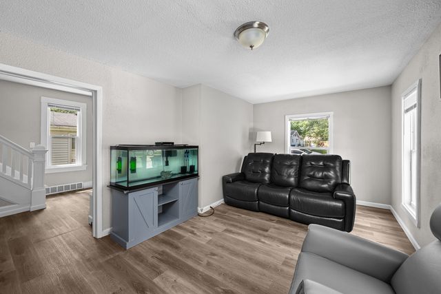 220 30th Avenue, East Moline, IL 61244
