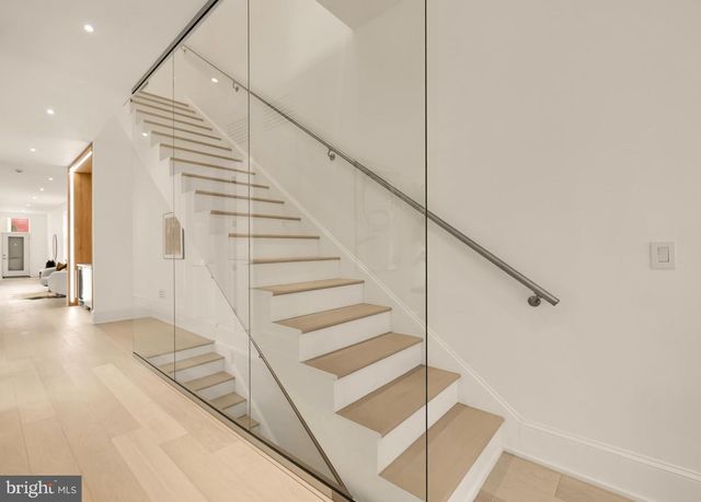 329 8TH ST NE, Washington, DC 20002