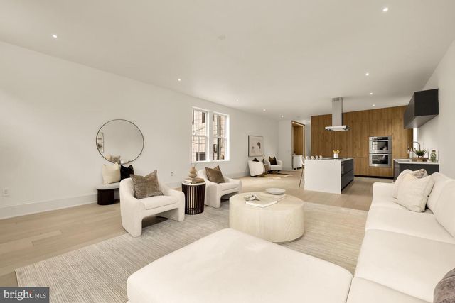 329 8TH ST NE, Washington, DC 20002