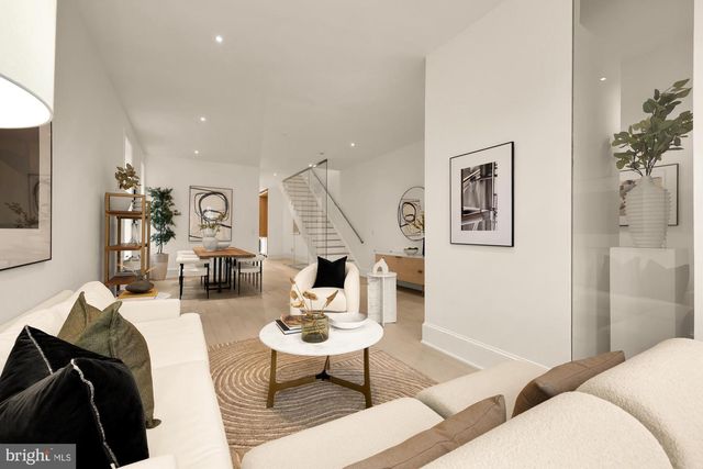 329 8TH ST NE, Washington, DC 20002