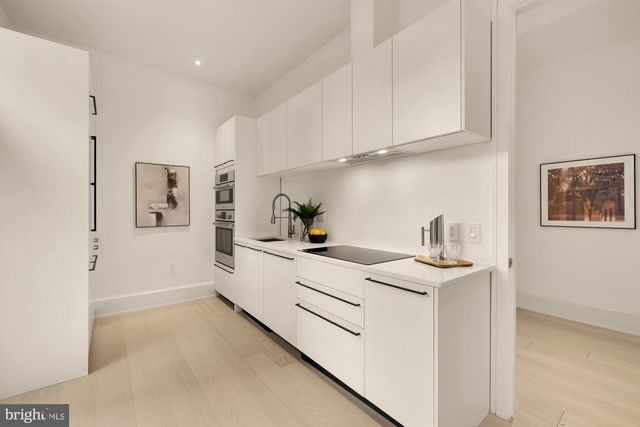 329 8TH ST NE, Washington, DC 20002