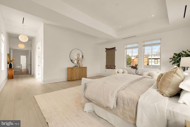 329 8TH ST NE, Washington, DC 20002