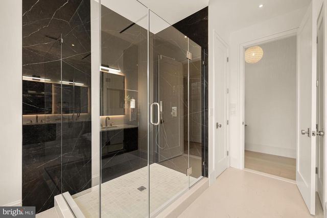 329 8TH ST NE, Washington, DC 20002