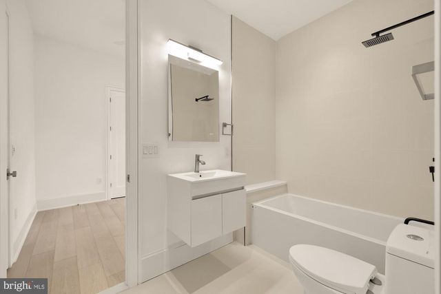 329 8TH ST NE, Washington, DC 20002