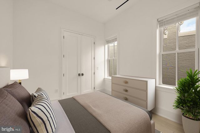 329 8TH ST NE, Washington, DC 20002