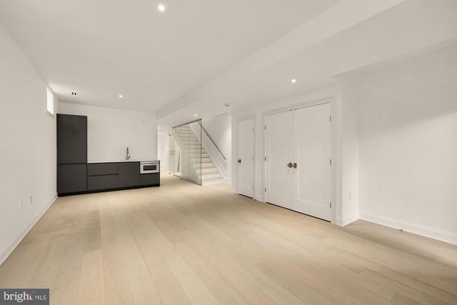 329 8TH ST NE, Washington, DC 20002