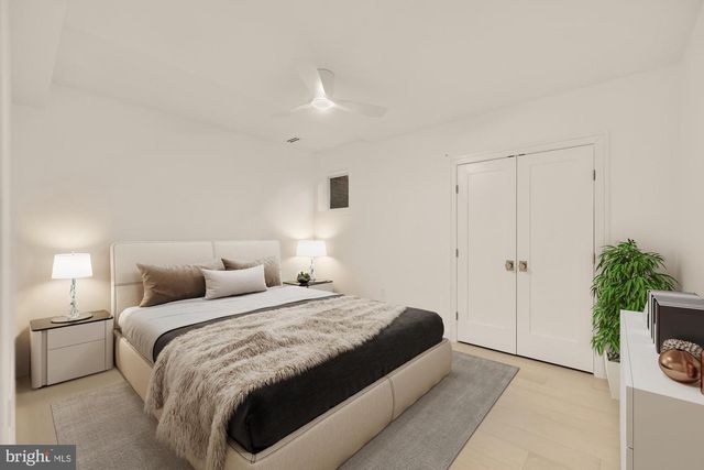 329 8TH ST NE, Washington, DC 20002