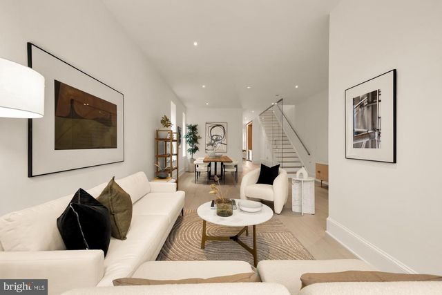 329 8TH ST NE, Washington, DC 20002