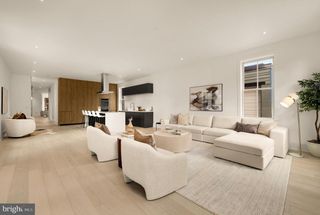 329 8TH ST NE, Washington, DC 20002