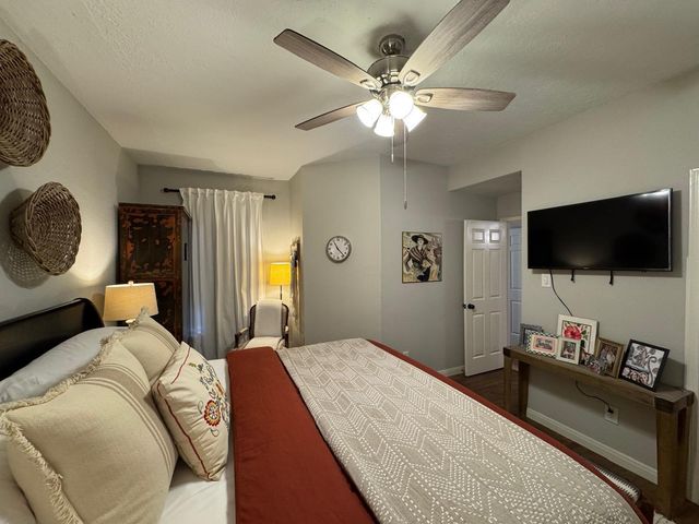2011 Spenwick Drive 511, Houston, TX 77055