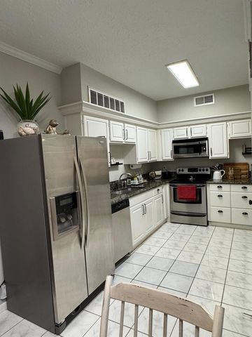 2011 Spenwick Drive 511, Houston, TX 77055