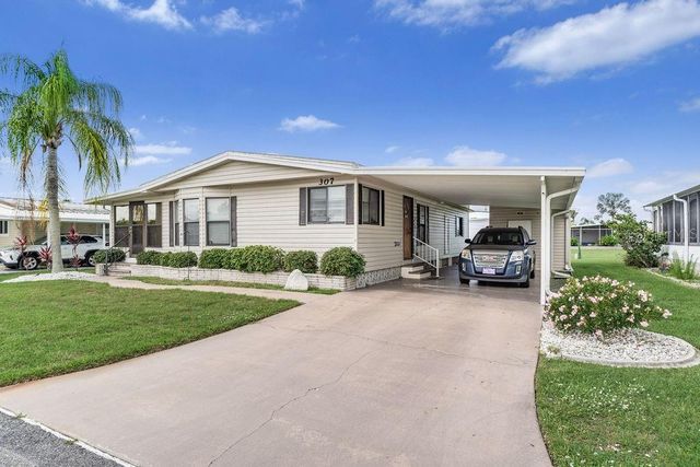 307 AVENUE OF DUKES, Nokomis, FL 34275