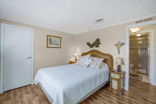 307 AVENUE OF DUKES, Nokomis, FL 34275