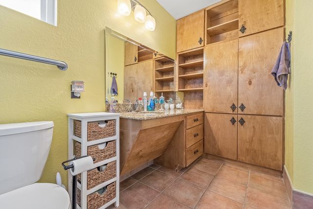 2402 Vialoux Dr, Corpus Christi, TX 78418