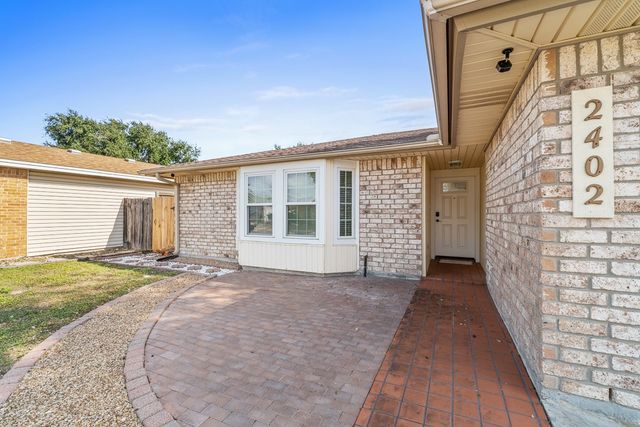 2402 Vialoux Dr, Corpus Christi, TX 78418