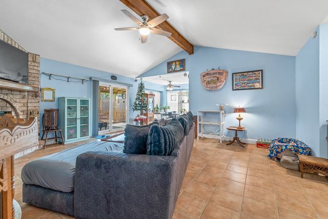 2402 Vialoux Dr, Corpus Christi, TX 78418