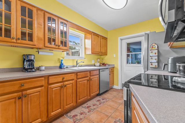 2402 Vialoux Dr, Corpus Christi, TX 78418