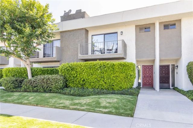 4327 Freedom 5, Calabasas, CA 91302
