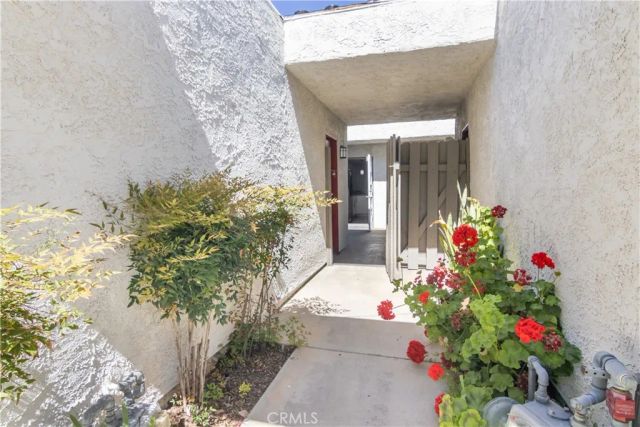 4327 Freedom 5, Calabasas, CA 91302