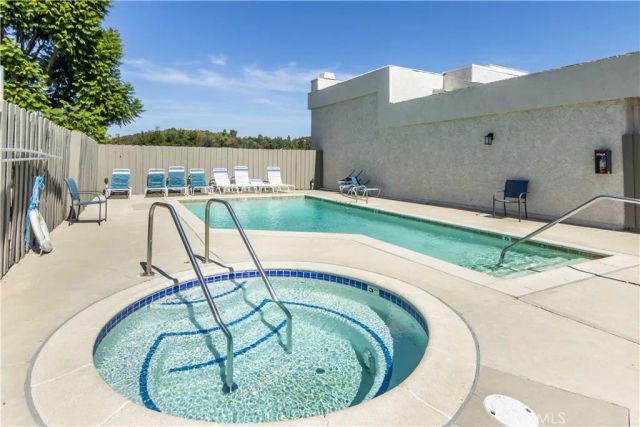4327 Freedom 5, Calabasas, CA 91302