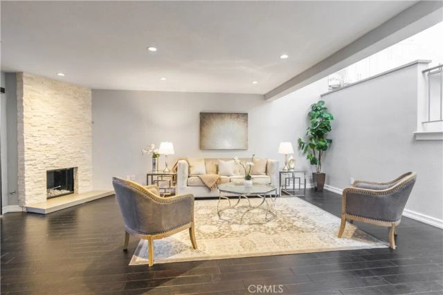4327 Freedom 5, Calabasas, CA 91302