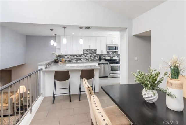 4327 Freedom 5, Calabasas, CA 91302