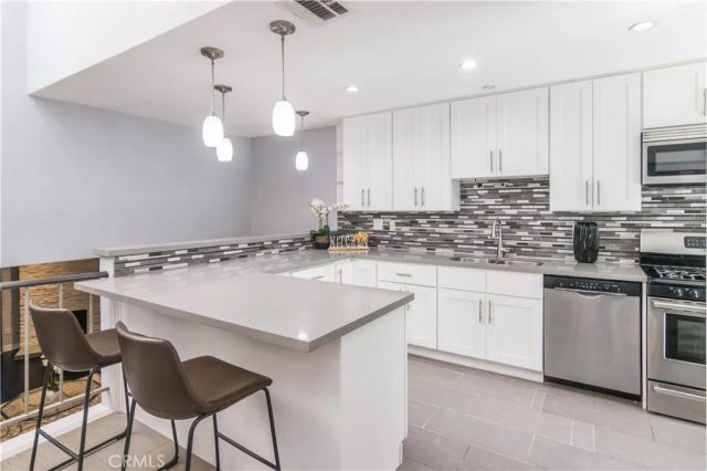 4327 Freedom 5, Calabasas, CA 91302