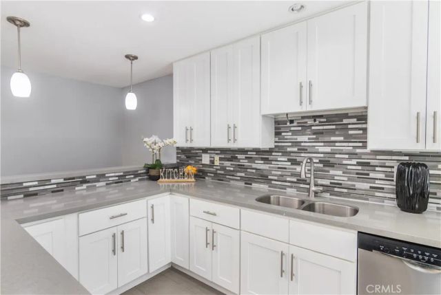 4327 Freedom 5, Calabasas, CA 91302