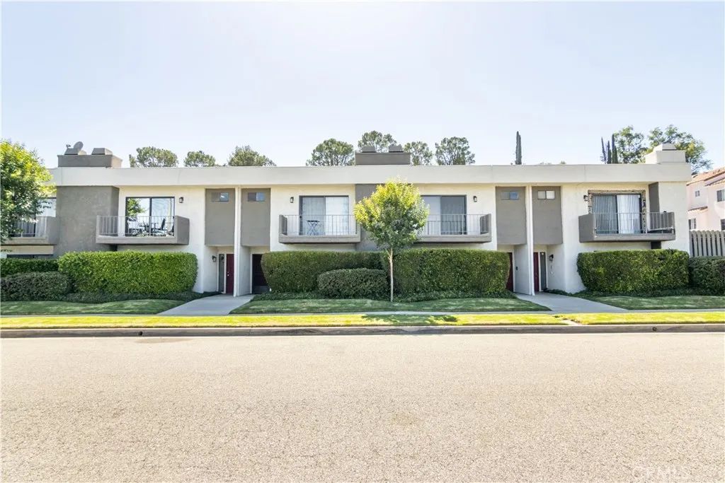 4327 Freedom 5, Calabasas, CA 91302