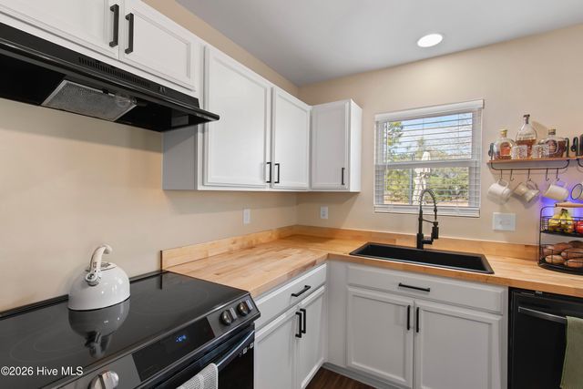 1491 Round Ridge Road SE, Bolivia, NC 28422