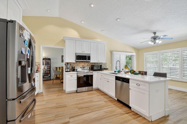 2700 Yarmouth Drive, Wellington, FL 33414