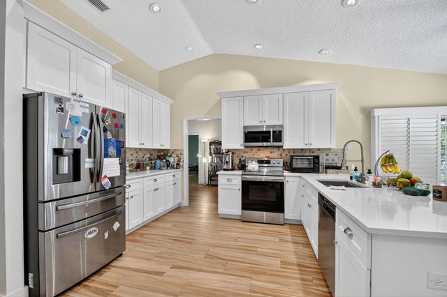 2700 Yarmouth Drive, Wellington, FL 33414